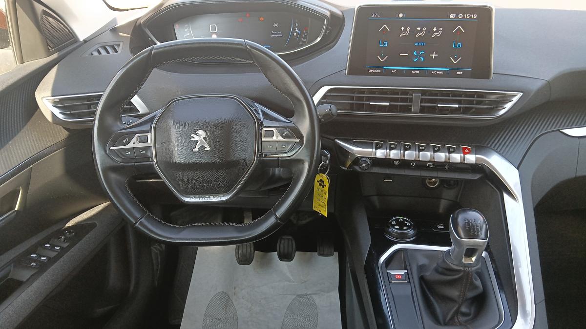 Peugeot 3008 1.5 HDI 130CV Business 061
